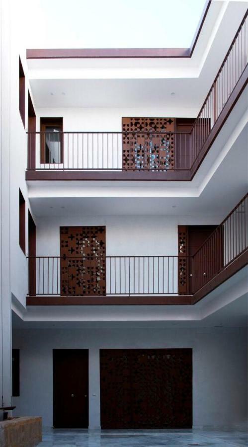 セビリアApartamento Con Terraza En San Luisアパートメント エクステリア 写真