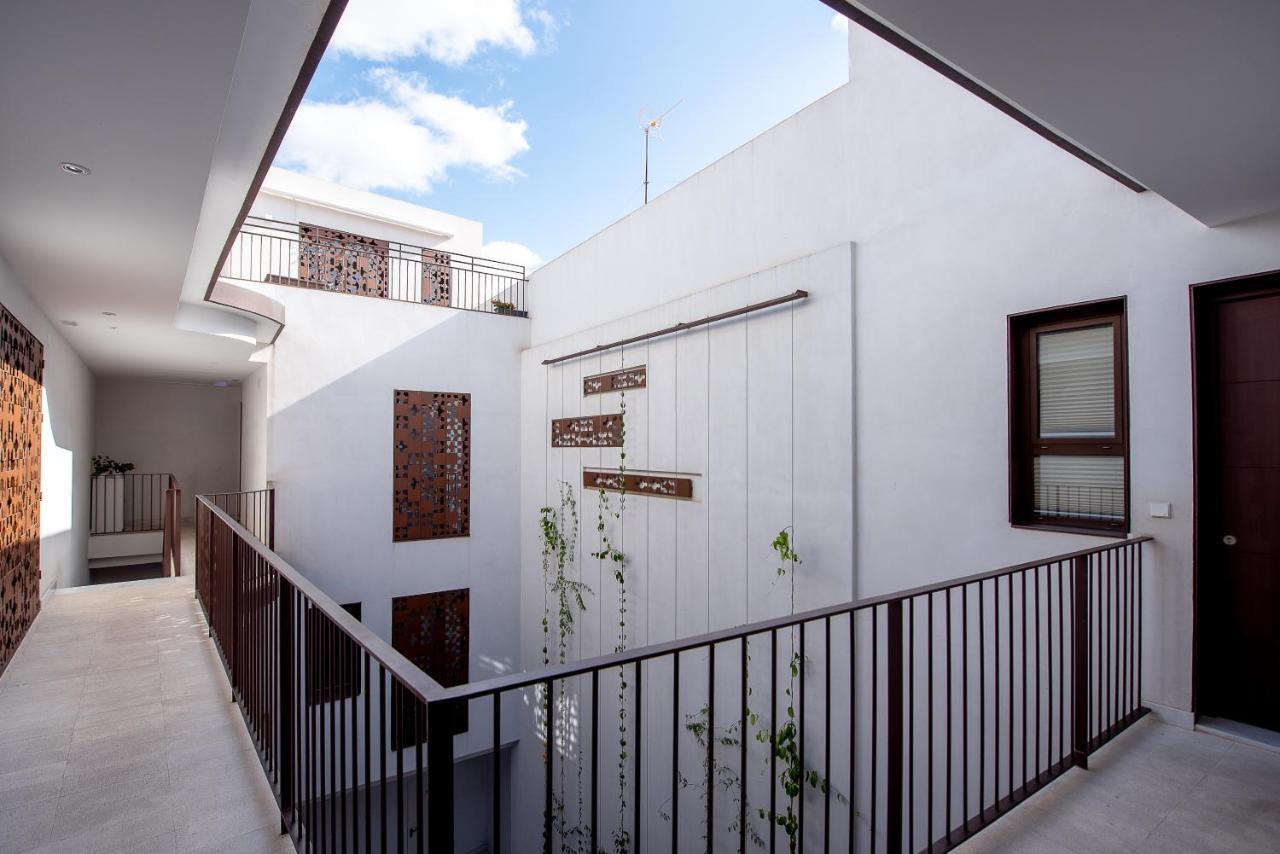 セビリアApartamento Con Terraza En San Luisアパートメント エクステリア 写真